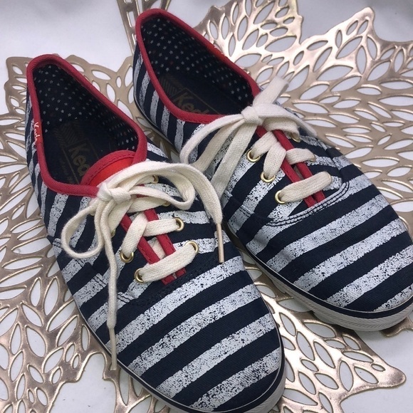 KEDS Navy and White Striped with Red Pipping Lightweight Sneakers Size 5.5 - Picture 1 of 7